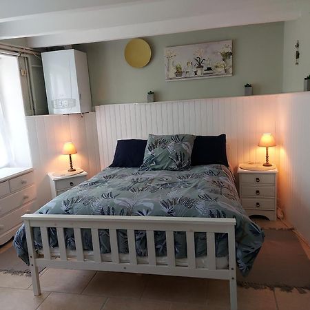 Charming Two Bedroom Gite With Beautiful Gardens Confolens Exterior photo
