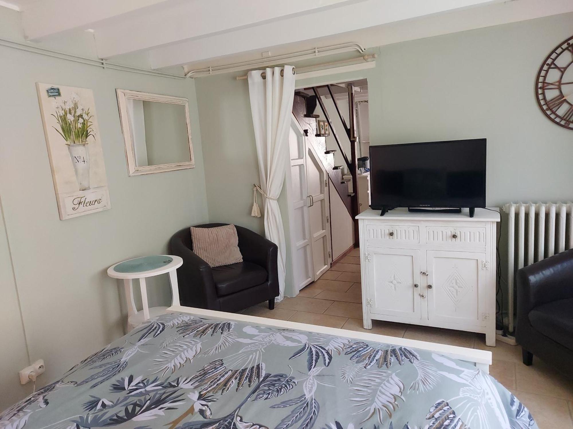 Charming Two Bedroom Gite With Beautiful Gardens Confolens Exterior photo