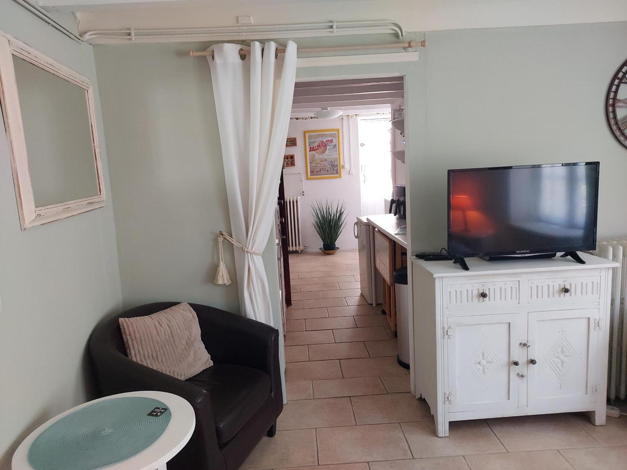 Charming Two Bedroom Gite With Beautiful Gardens Confolens Exterior photo